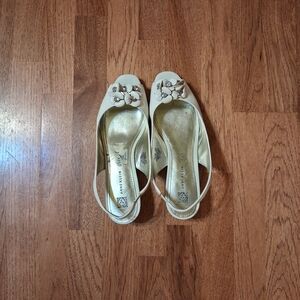 ANNE KLEIN EZlegant Cream Slingback Heels